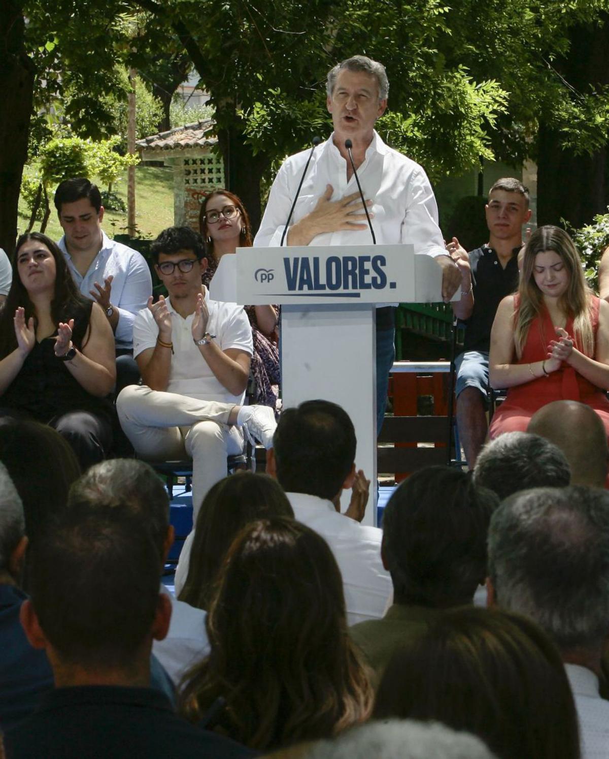 Feijóo acusa els socis del Govern de ser "còmplices" de la corrupció Feijóo acusa els socis del Govern de ser "còmplices" de la corrupció