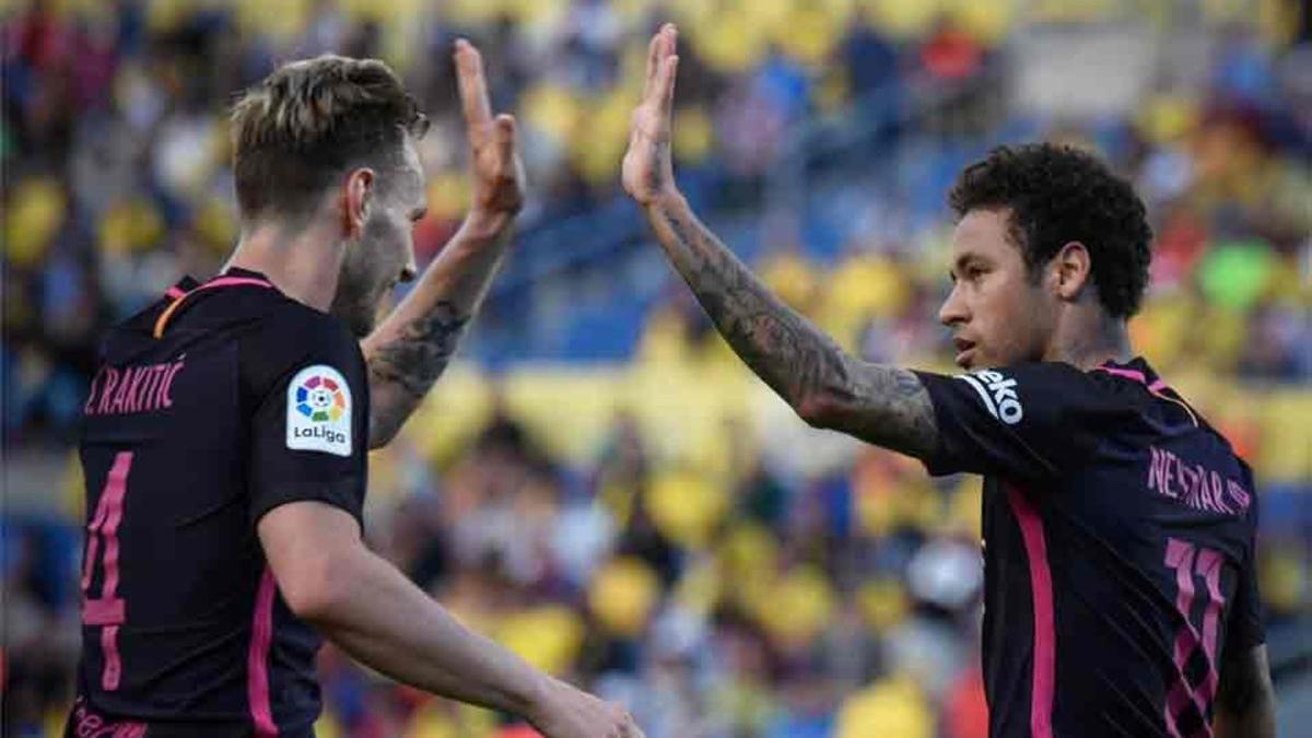 Rakitic felicita a Neymar