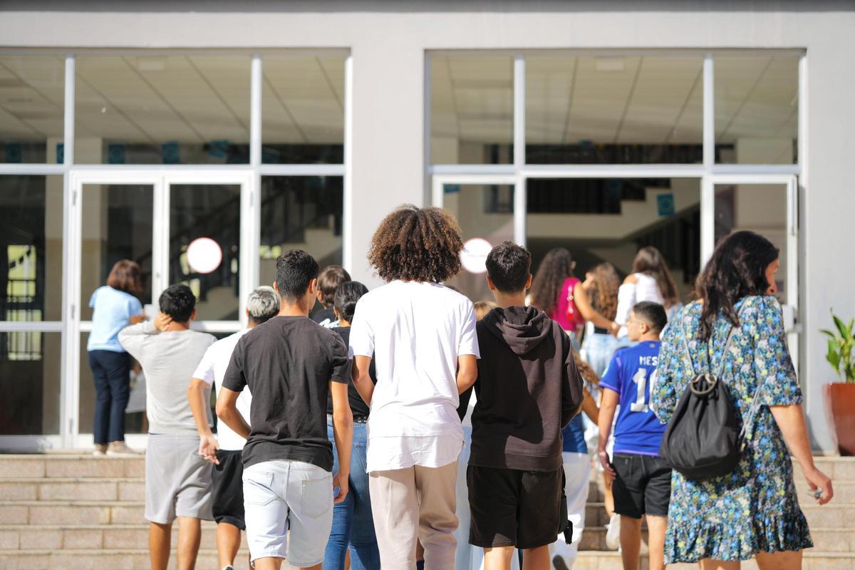 Canarias evalúa a cerca de 38.500 estudiantes para mejorar la respuesta educativa de los centros