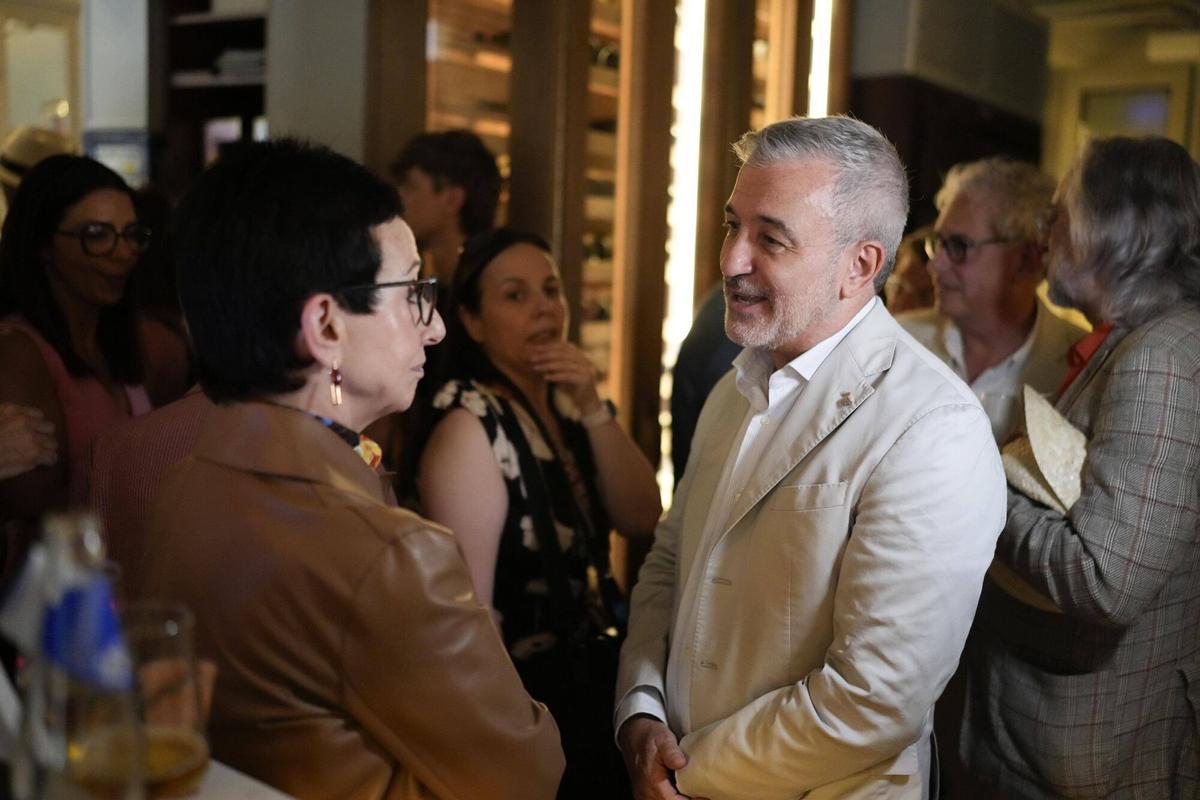Barcelona 04/06/2025 04/06/2025.- Jaume Collboni y la cocinera Carme Ruscalleda este miércoles en que el restaurante Casa Leopoldo celebra un año de su reapertura con una comida en homenaje a su histórica propietaria, Rosa Gil Fotografía de Ferran Nadeu