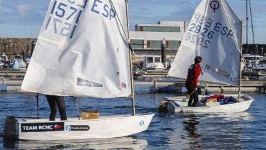 Embarcaciones, antes de la regata San Silvestre.