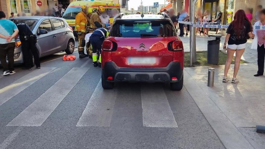 Un conductor que sextuplicaba la tasa de alcohol arrolla a tres peatones que cruzaban un paso de cebra en el centro de Pilar de la Horadada