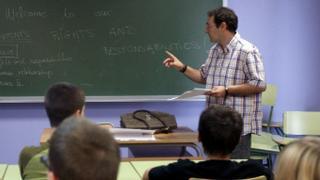 ¿Cuál es el sueldo de un profesor de secundaria en España?