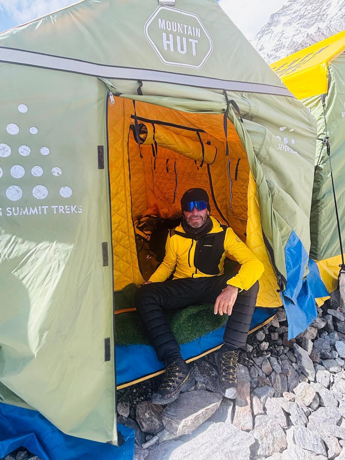Imagen de Mandy Placeres Suárez en una de las tiendas del campamento base en el Everest.