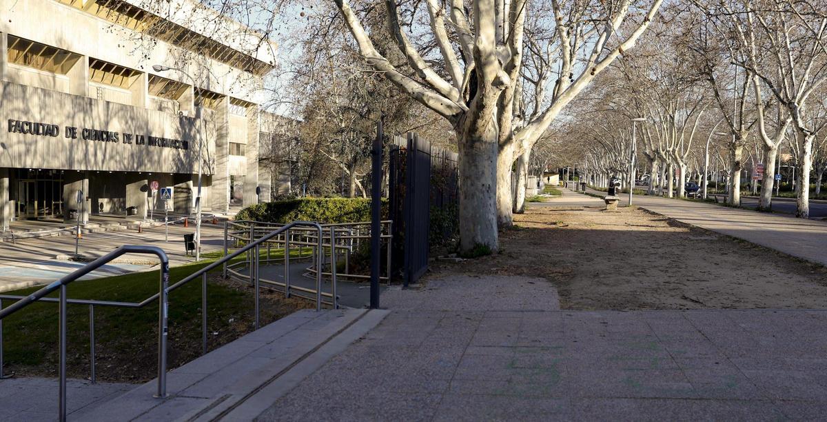 La Complutense de Madrid, la única universidad pública con baños inclusivos.