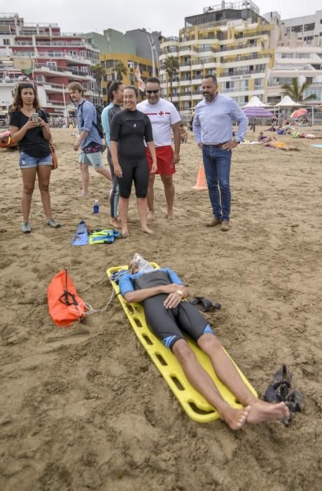 08/08/17.LAS PALMAS DE GRAN  CANARIA. cursillo de socorrismo en Las Canteras. FOTO: J. PÉREZ CURBELO