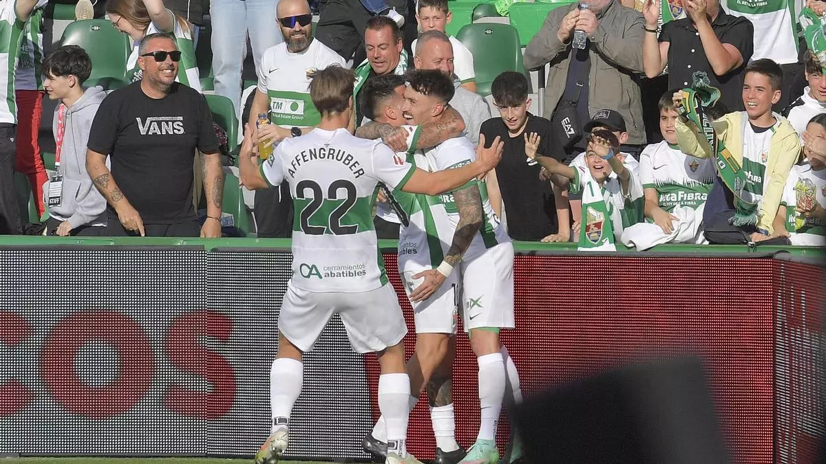 El Elche, a por una victoria en Huesca que le acerque al ascenso directo