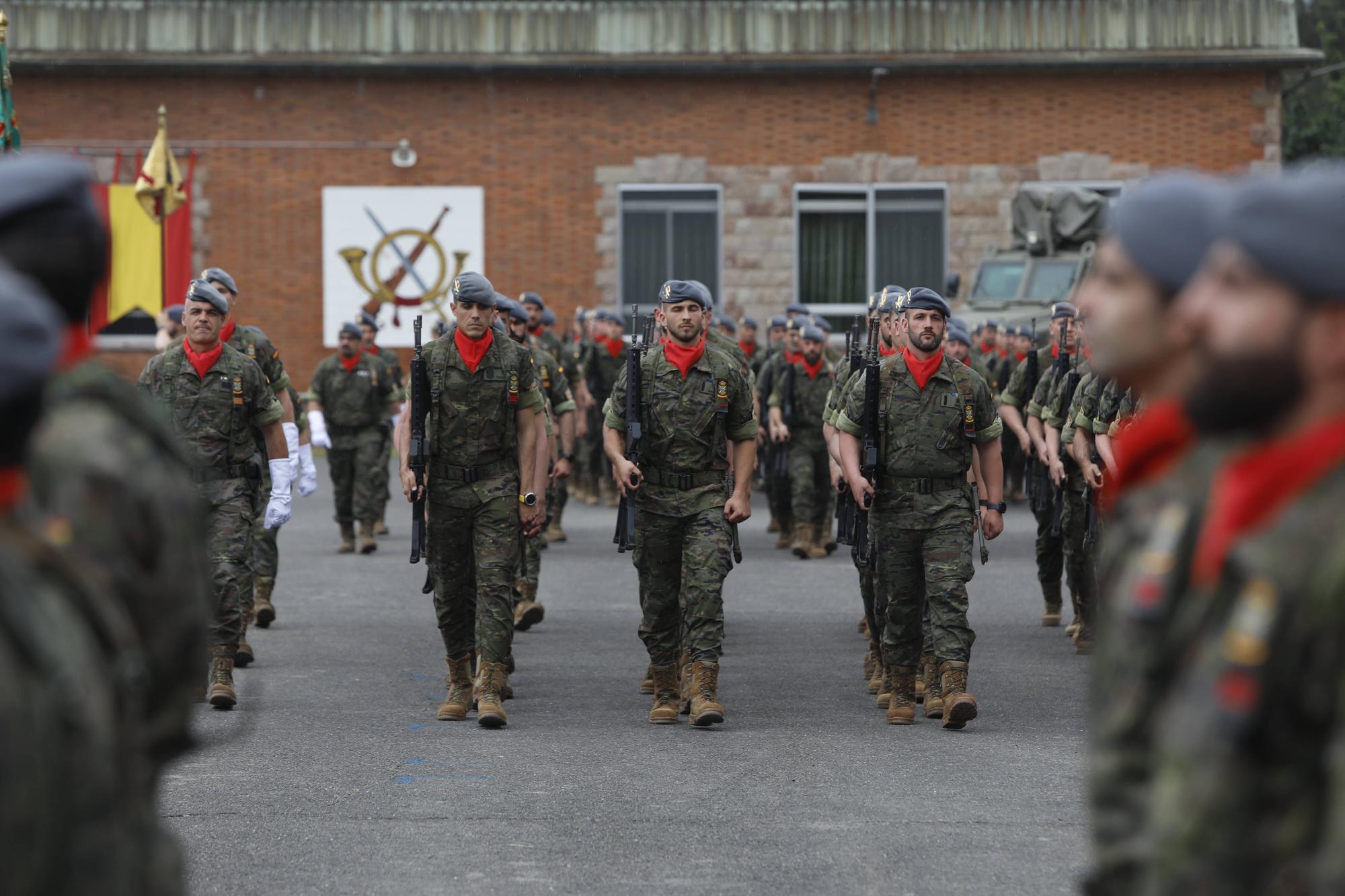 Parada militar en el acuartelamiento "Cabo Noval"