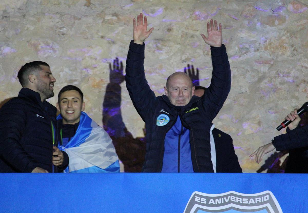 Santi Valladares, entrenador del Peñíscola FS, fue aclamado anoche.