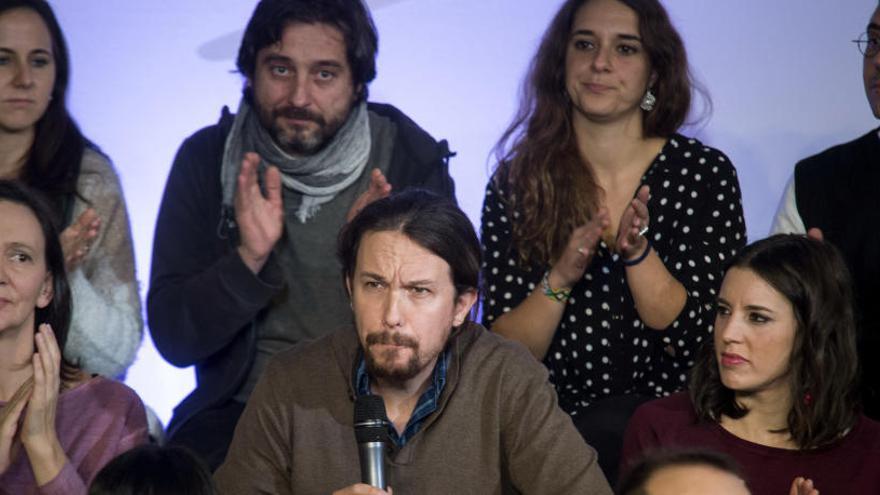 Pablo Iglesias, junto a parte de sus afines en Podemos.