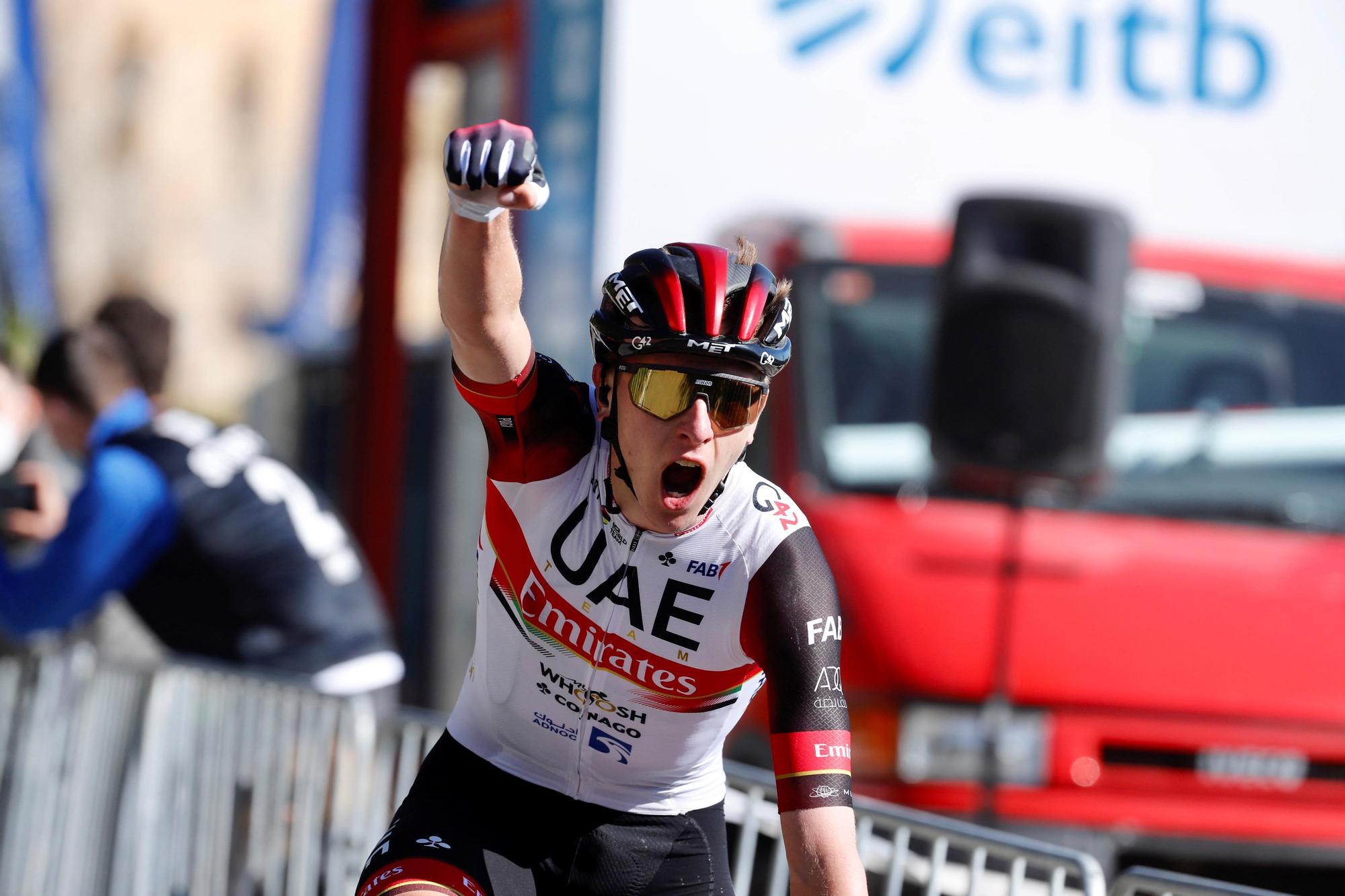 Pogacar gana la tercera etapa de la Vuelta al País Vasco