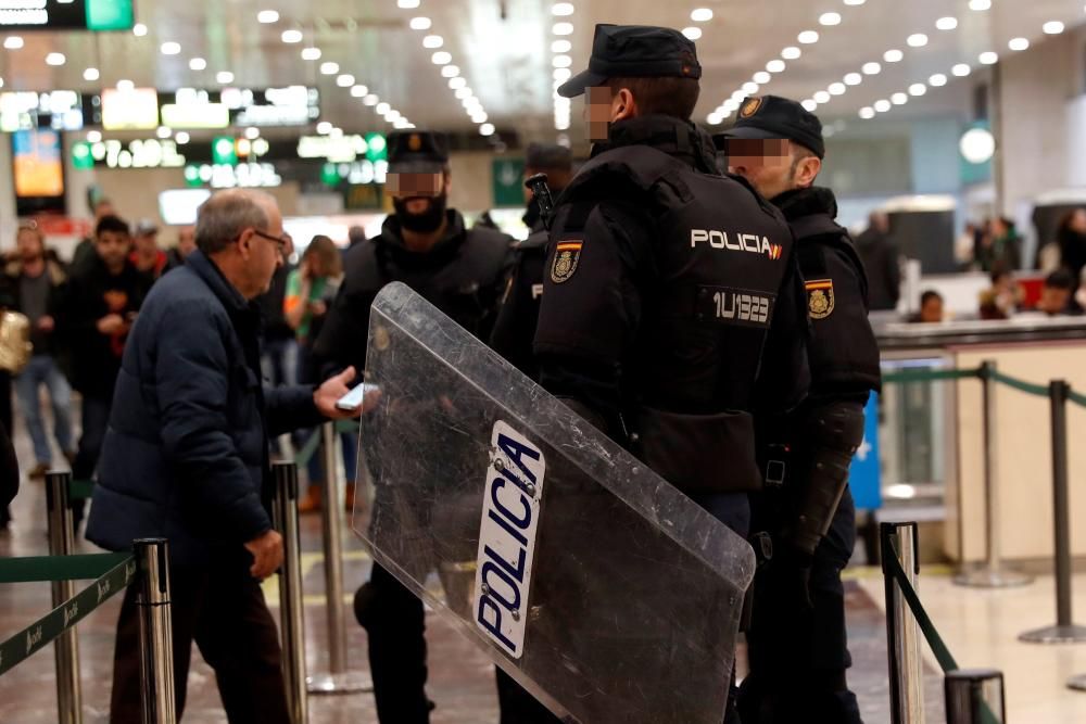 Protesta dels CDR a l'estació de Sants