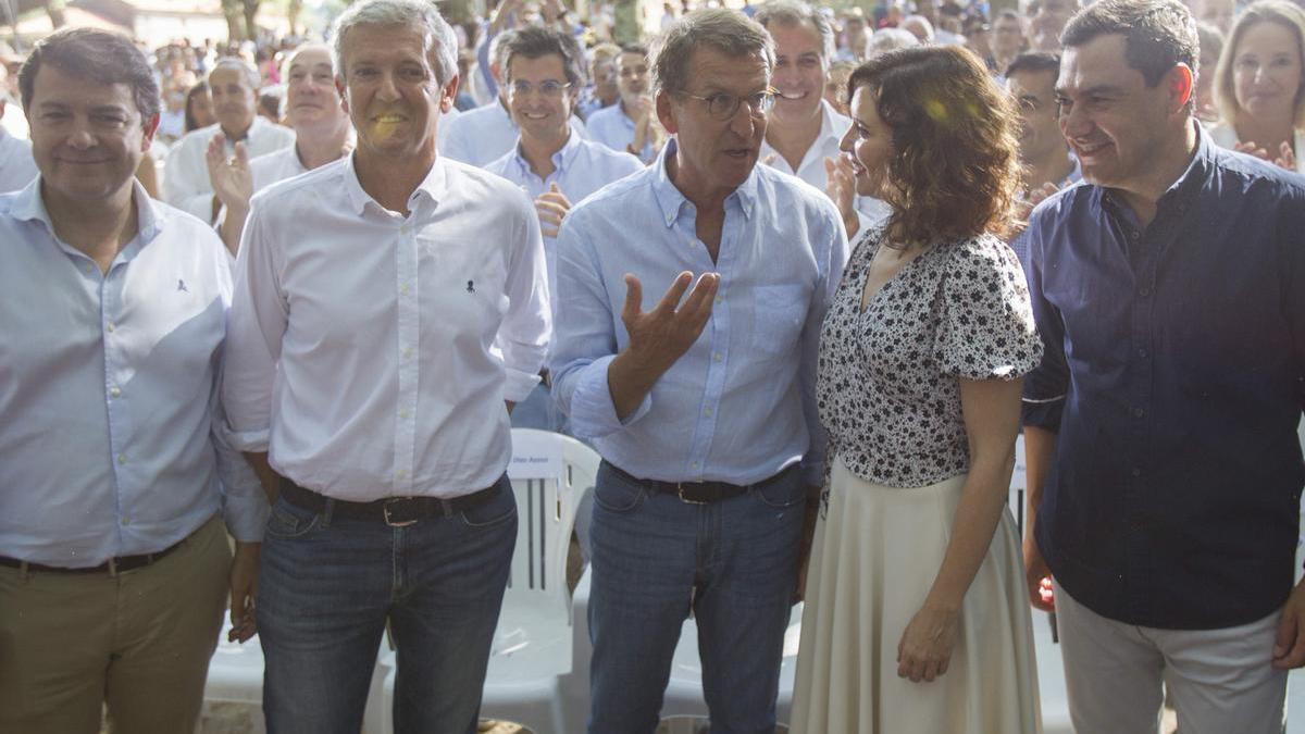 Feijóo con los presidentes autonómicos del PP.