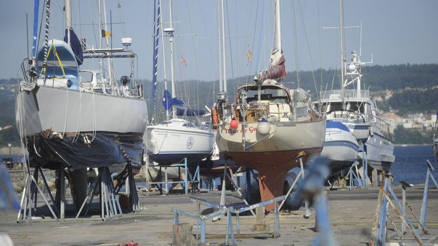 Costas pone en duda la caducidad de más de 60 concesiones de Portos de Galicia