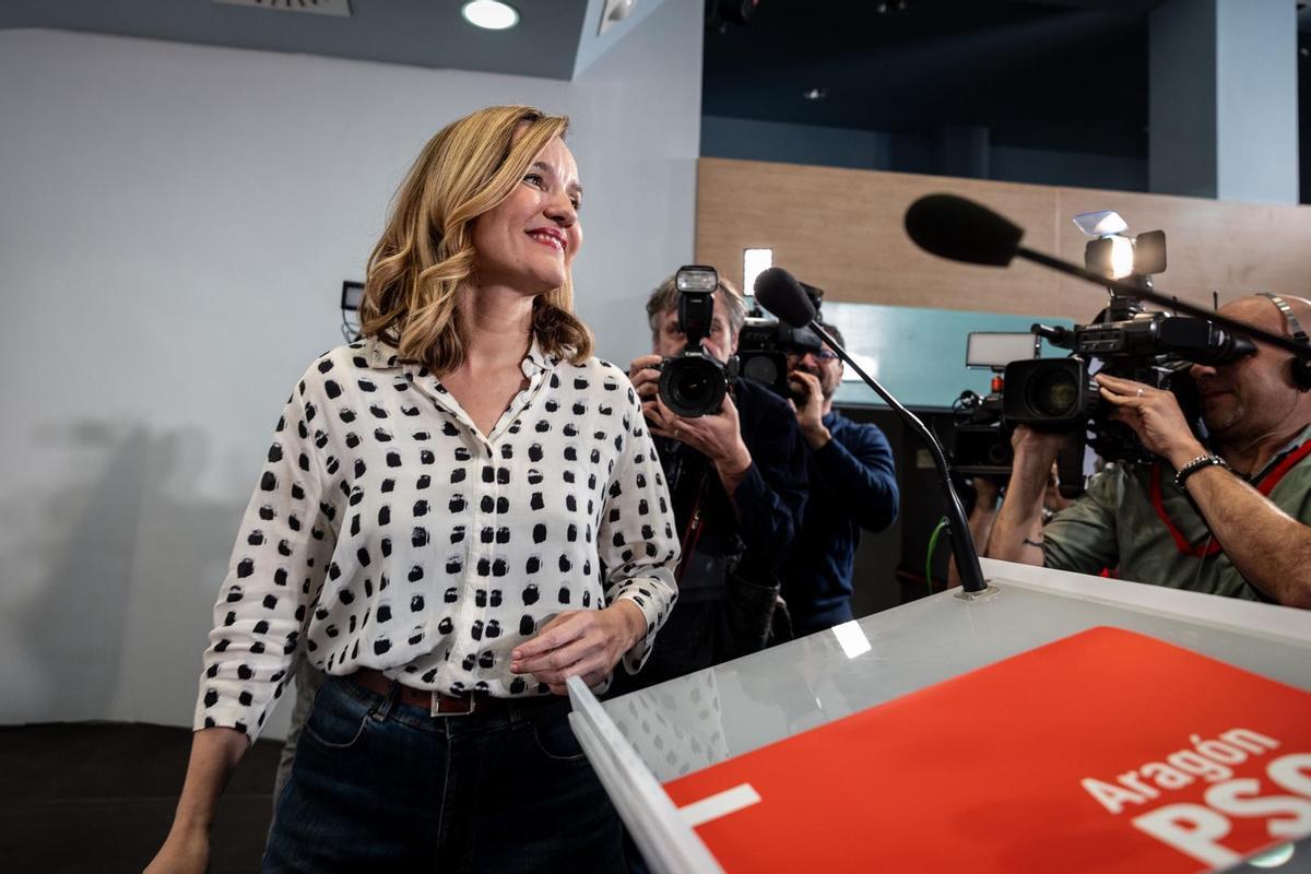 En imágenes | El PSOE de Pilar Alegría reacciona a los resultados electorales En imágenes | El PSOE de Pilar Alegría reacciona a los resultados electorales