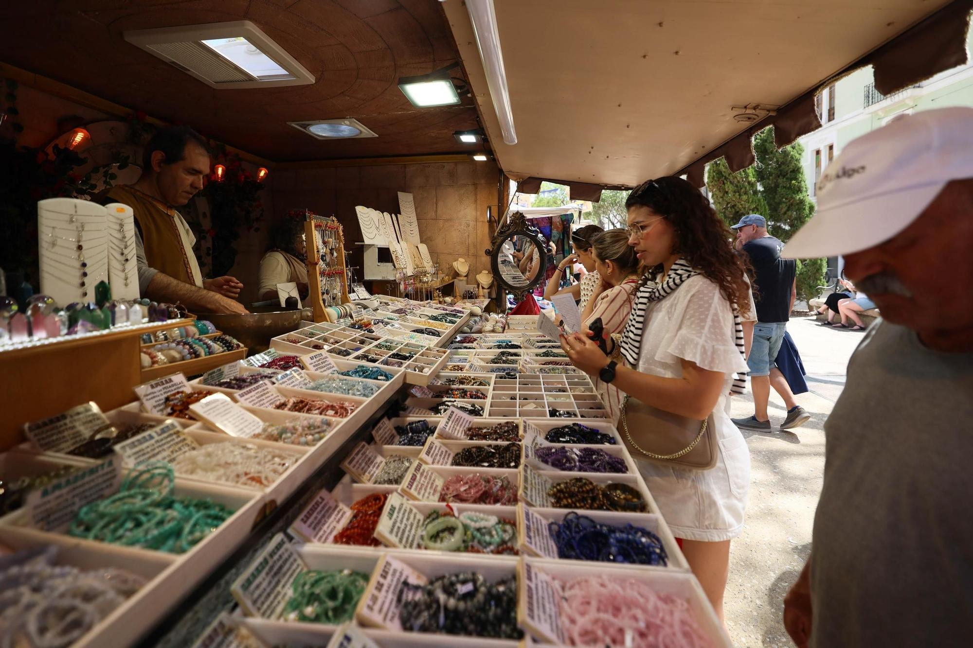 Compras de último día en la feria Eivissa Medieval