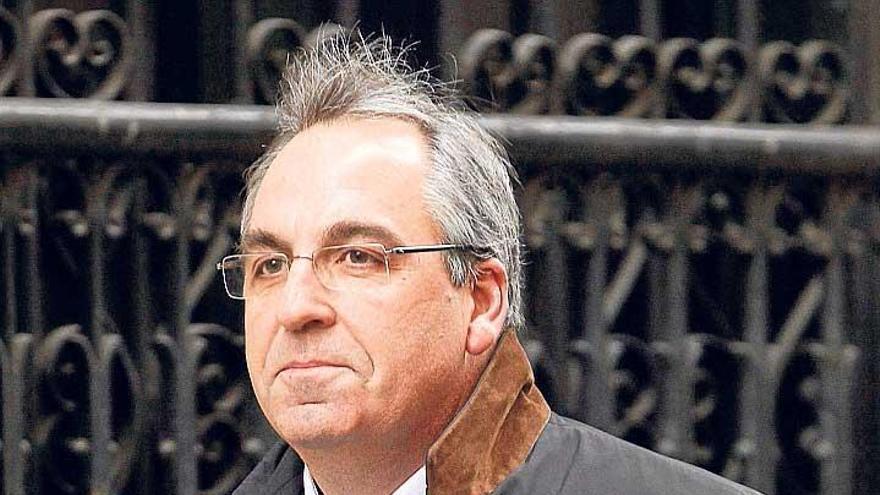 La Fiscalía pide tres años de cárcel para el expresidente de Bancaja José Luis Olivas por fraude fiscal