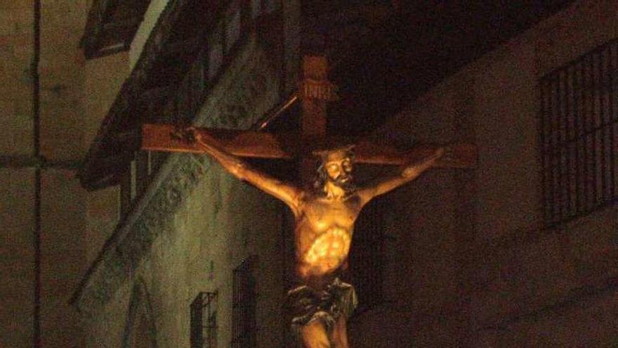 Vía Crucis organizado por la Asociación el Miércoles Santo.