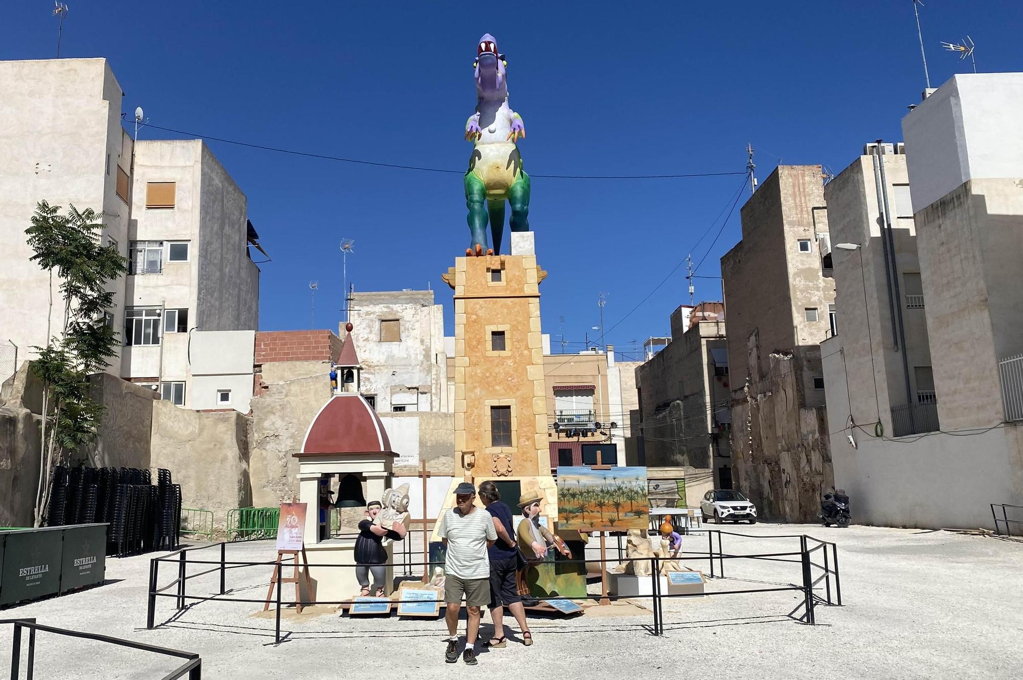 Así es la hoguera que quemará el barrio de El Raval de Elche