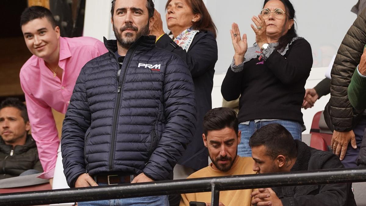 El presidente del Zamora CF, Víctor de Aldama, en el palco