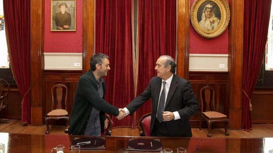 Ferreiro y Losada, tras la firma del acuerdo.