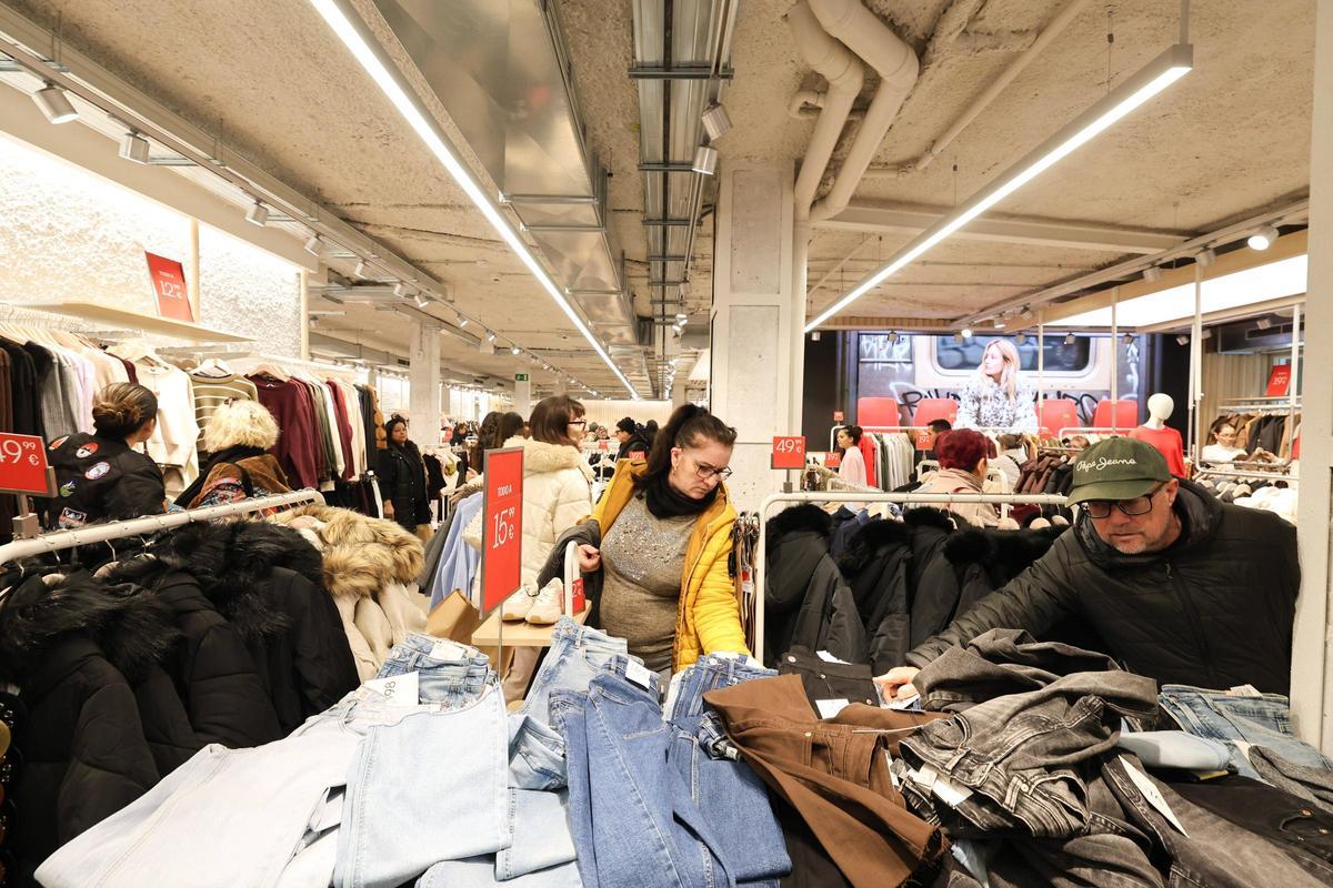 Mira aquí todas las fotos del primer día de rebajas en Ibiza