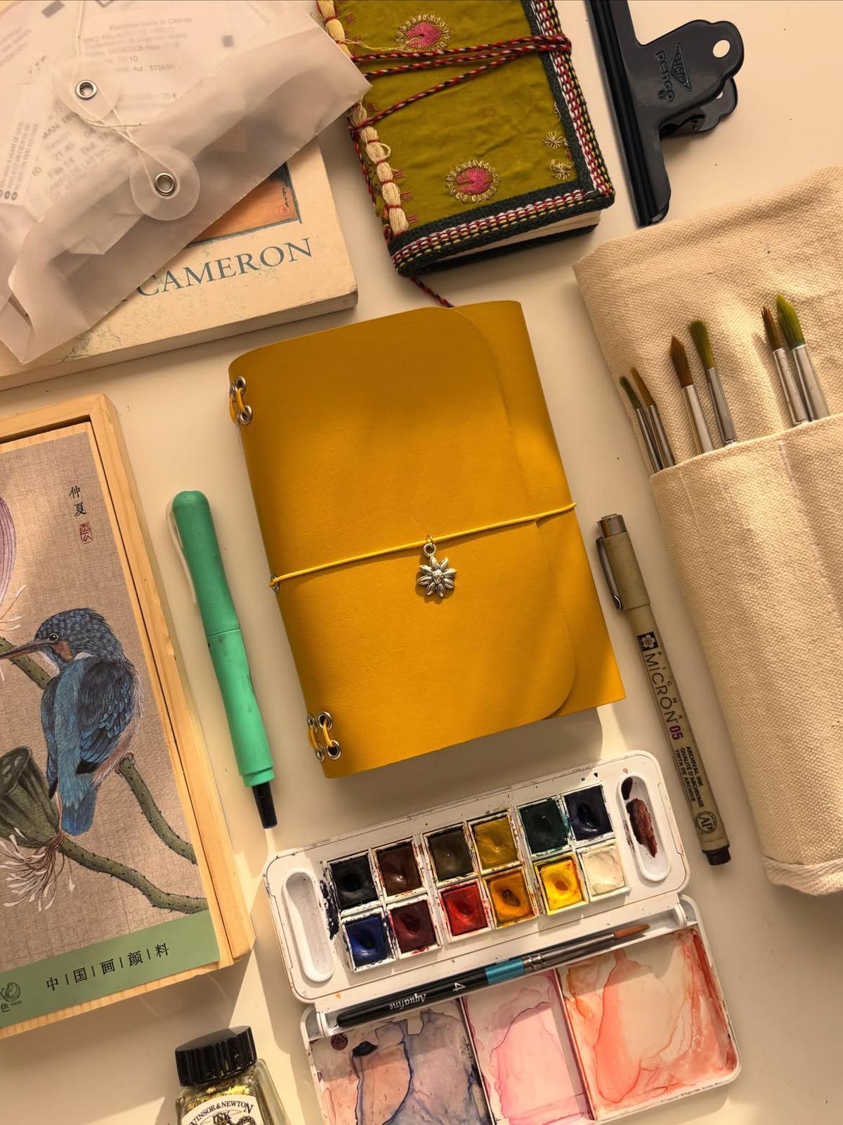 Los cuadernos de viaje mezclan la escritura con la expresión artística