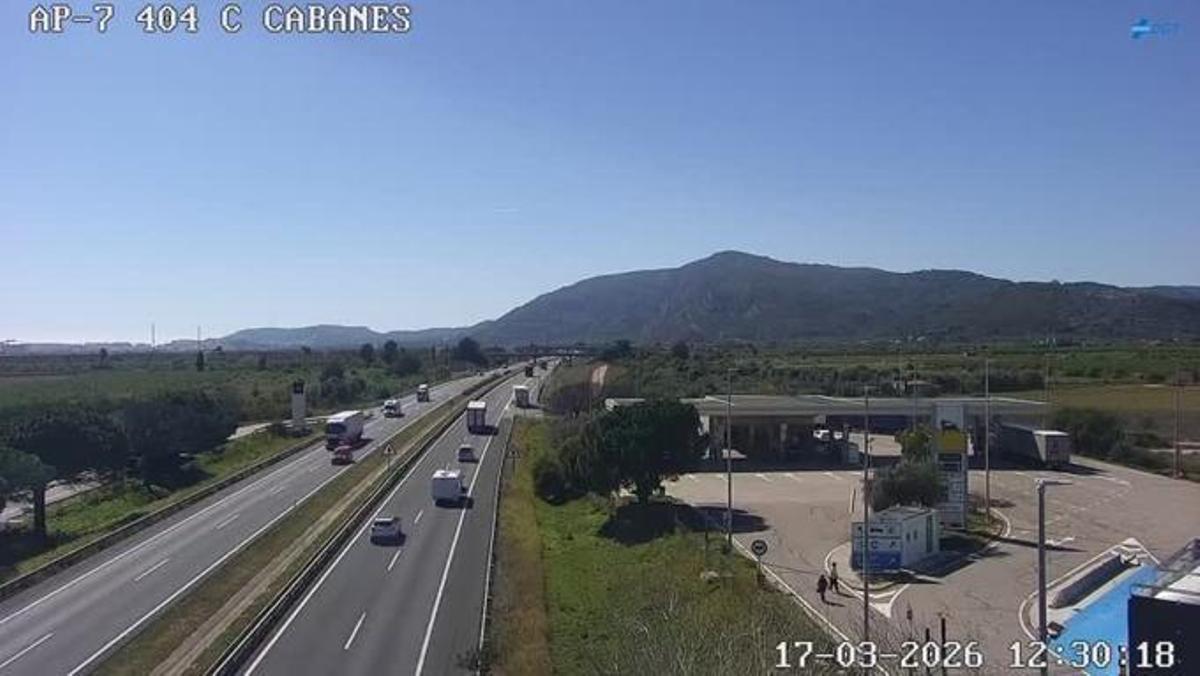 El punto donde se produjo el accidente, una vez reestablecida ya la circulación normal.