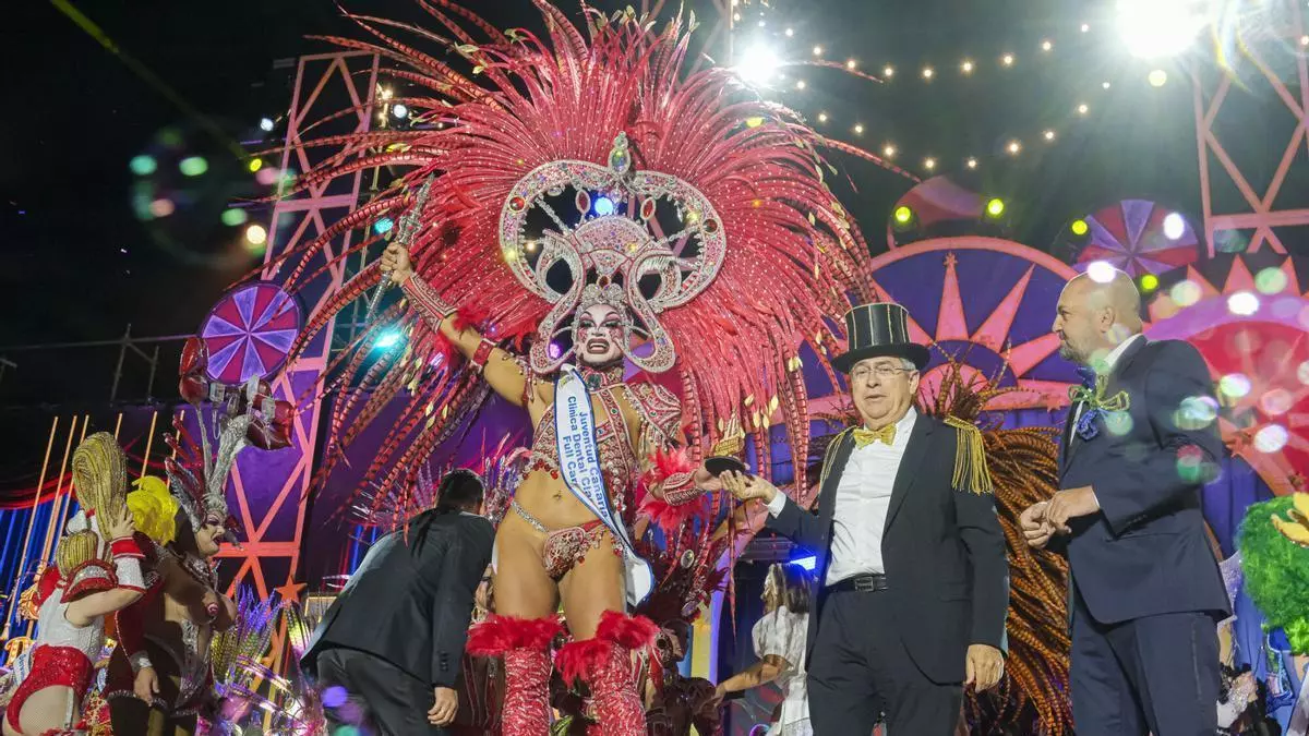 Ávalon conquista el trono drag del Carnaval de Maspalomas