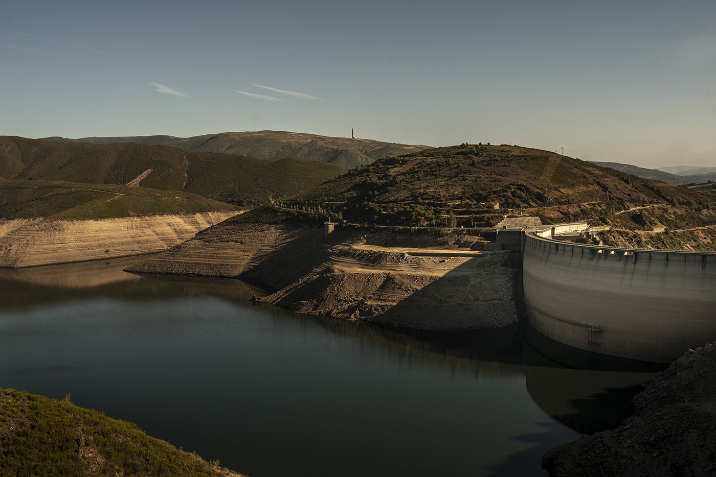 El embalse de O Bao, en Viana do Bolo.  BRAIS LORENZO (11).jpg