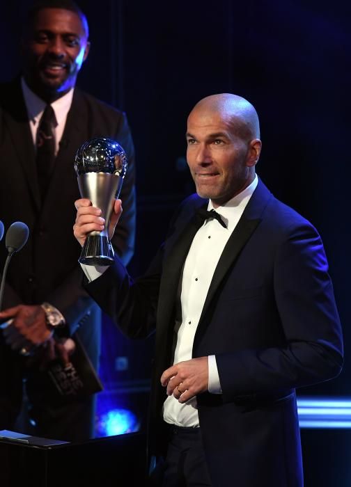 Zidane recibe el premio 'The Best' a mejor ...
