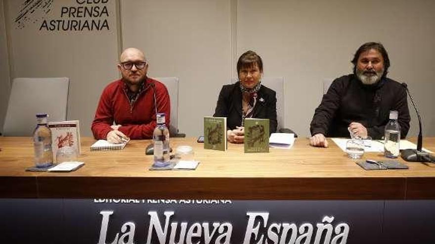 Desde la izquierda, Vicente Montes, Esther García y Aurelio González Ovies.