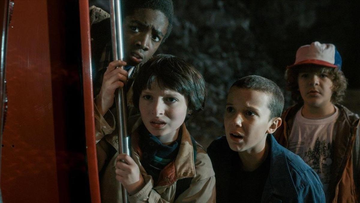 Los cuatro niños protagonistas de 'Stranger things'