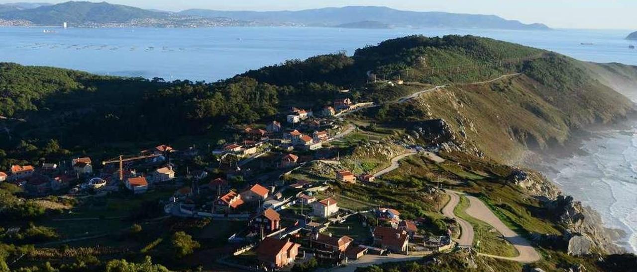 En el núcleo habitado de Donón, el Concello identifica ocho calles en el nuevo documento. // G.Núñez