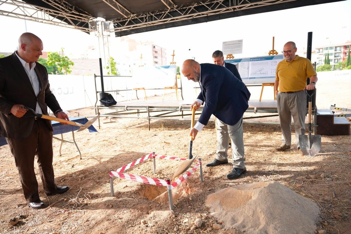 En el acto han participado Jaime Martínez, alcalde de Palma; el regidor Óscar Fidalgo; el arquetacto Patxi Mangado;  y Eduardo Agustín Cordero, consejero delegado de Locare, empresa adjudicataria.