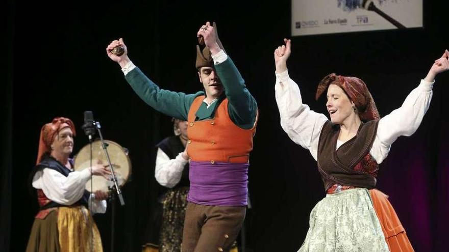 La pareja de baile formada por María y Luis Fernández.