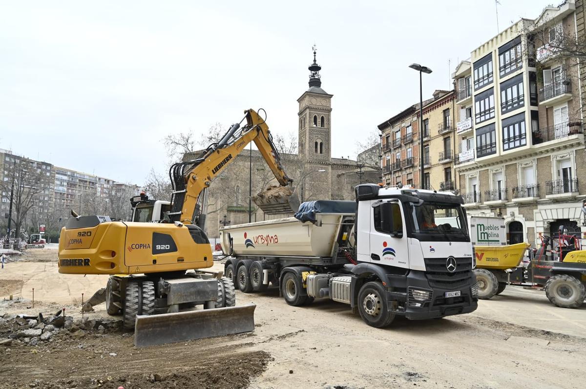 En imágenes | Una Cincomarzada atípica en Zaragoza: el Tío Jorge vacío y las máquinas trabajando en San Miguel y La Romareda