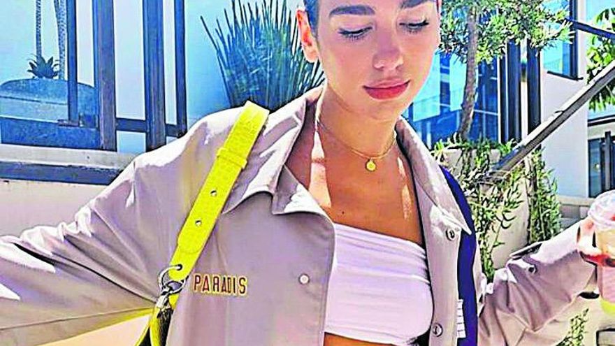 La chaqueta de Dua Lipa con la bandera de Mallorca es de 3.Paradis