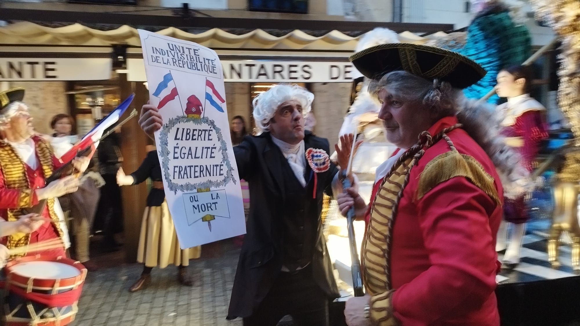 Multitudinario Carnaval en Cangas de Onís