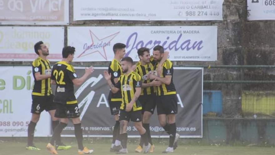 Los jugadores aurinegros celebrando el 0-1 obra de Hugo Soto.