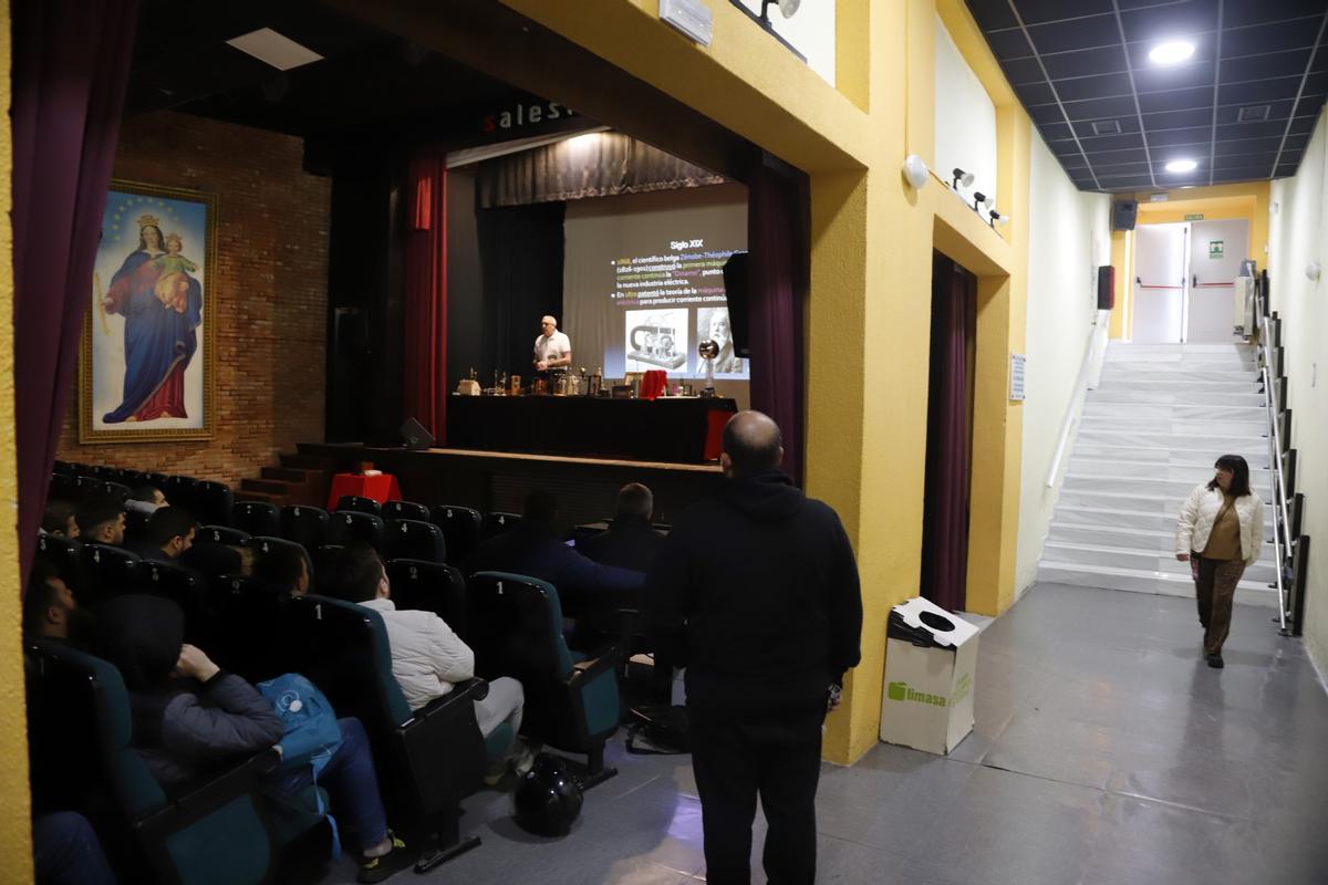 Talleres formativos de FP en el colegio de Salesianos por la fiesta de Don Bosco