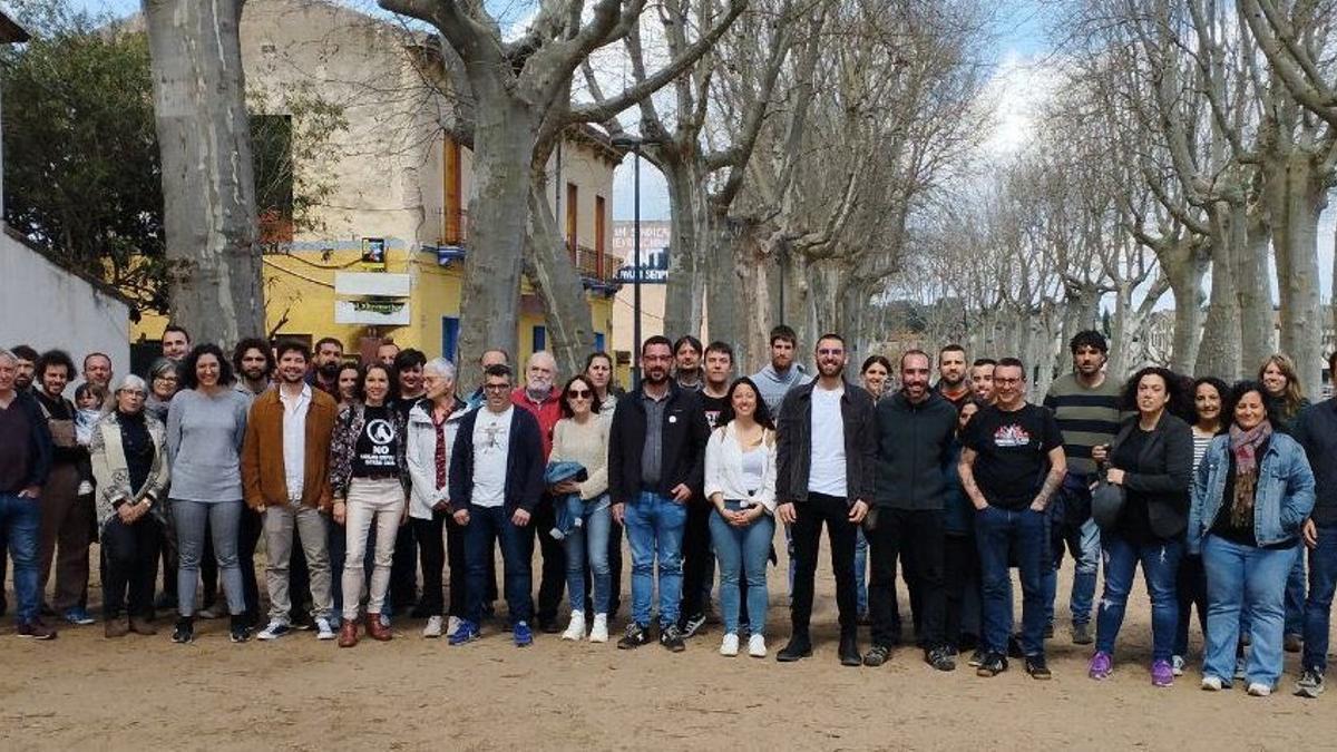 Els candidats de la CUP a les comarques gironines, reunits a la Bisbal.