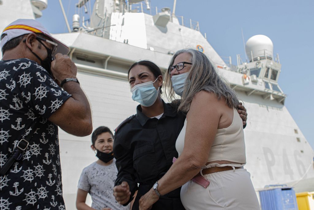 Marineros del "Furor" vuelven con sus familias a Cartagena tras cuatro meses de lucha contra la piratería