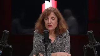 Elvira Lindo, en el pódcast del suplemento ABRIL: “En el gremio literario me he encontrado con mucha vanidad y, sinceramente, no tengo tiempo para soportarla”