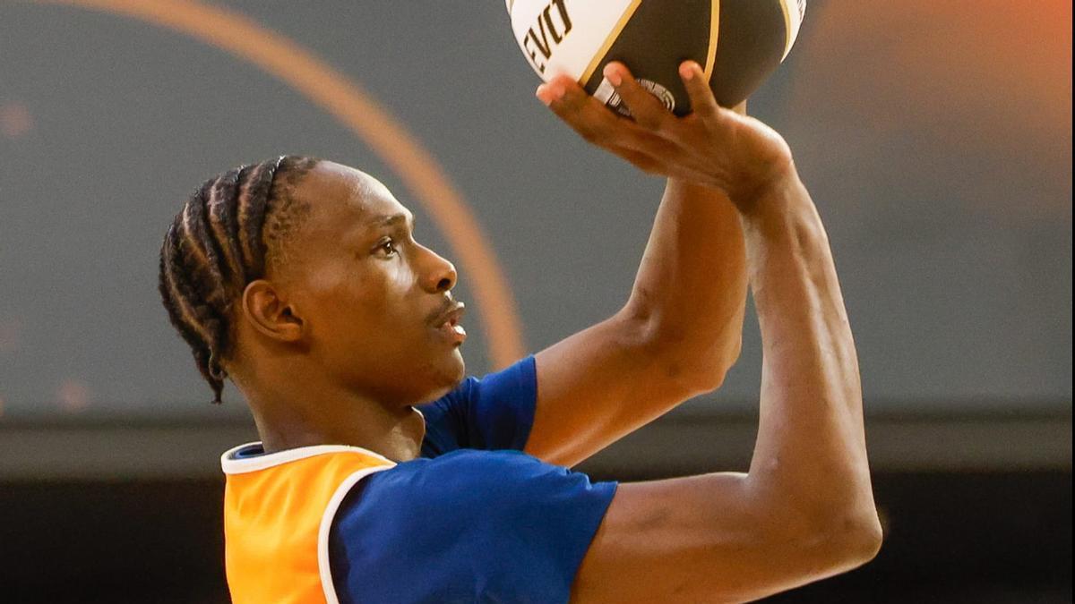 Brancou Badio durante el entrenamiento de este martes en el Roig Arena