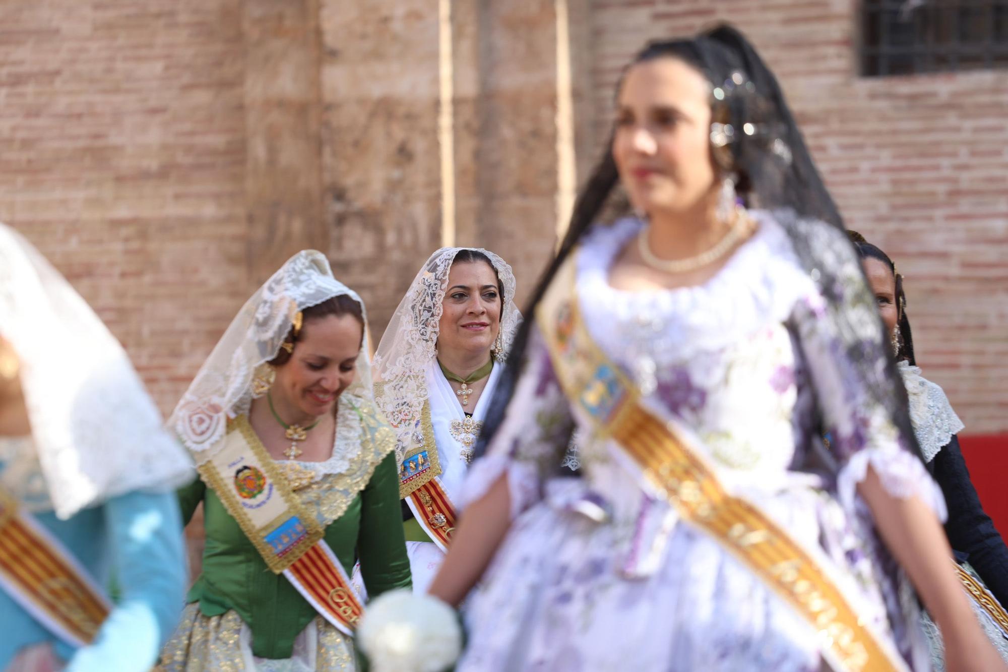 Búscate en el primer de la Ofrenda en la calle de la Paz hasta las 17 horas