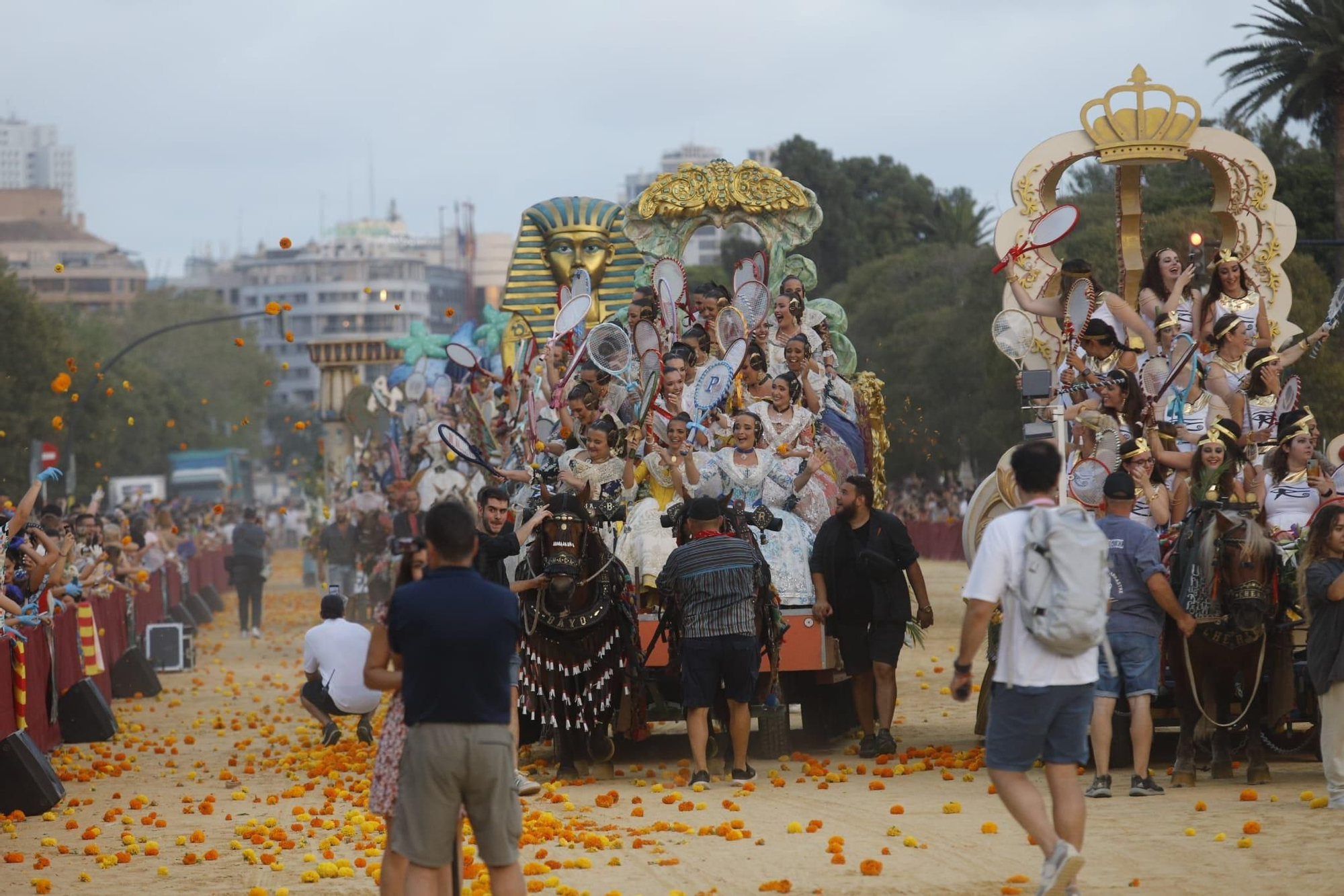 Así ha sido la Batalla de Flores en València 2024