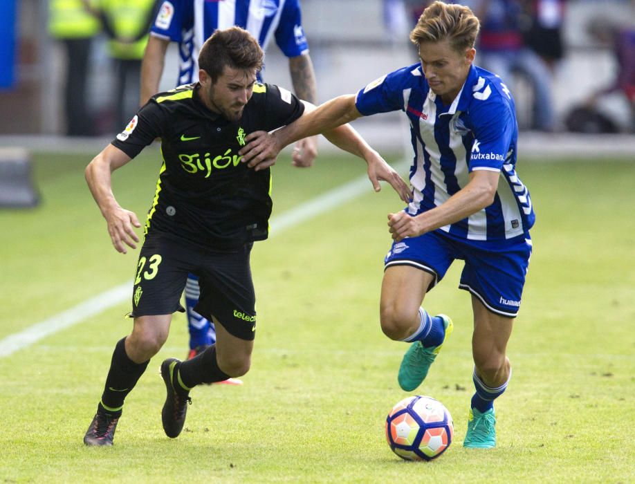 Partido entre el Alavés y el Sporting