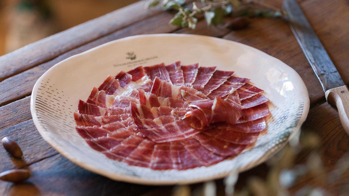 El jamón de bellota 100% ibérico tiene múltiples beneficios para la salud