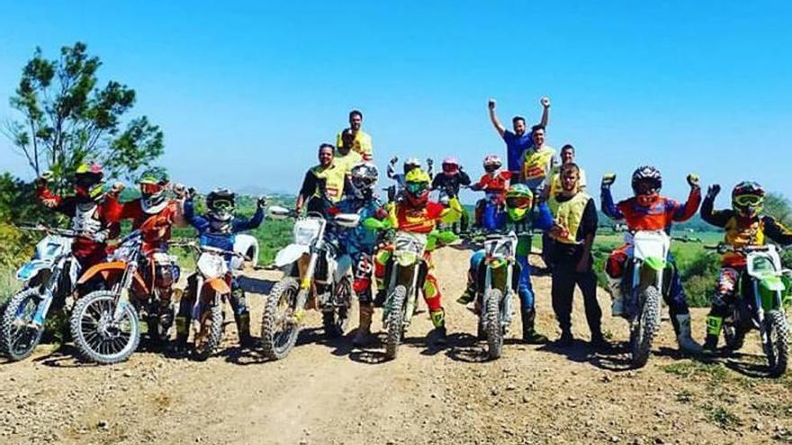 Demostración de motos para niños en Maria de la Salut